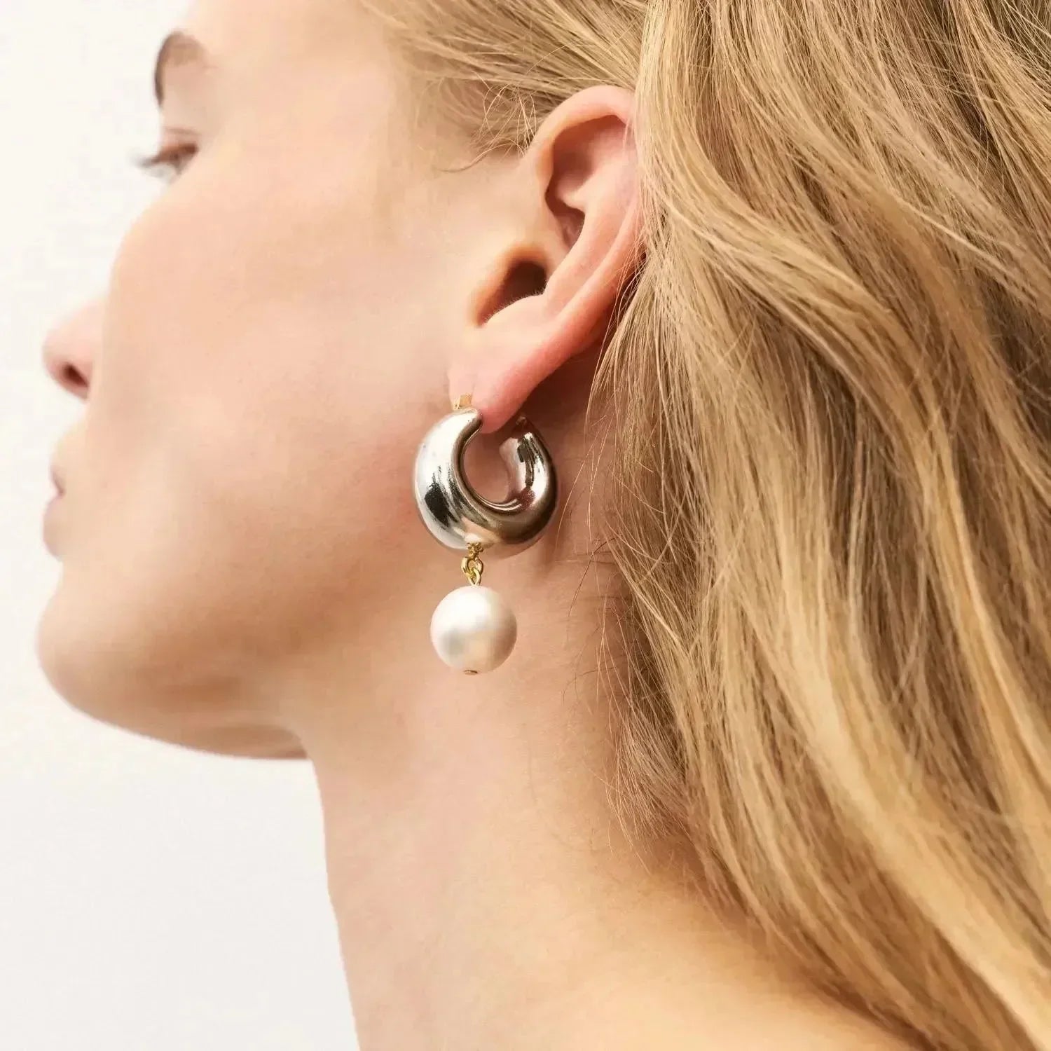 Circlet Pearl Earring - Silver