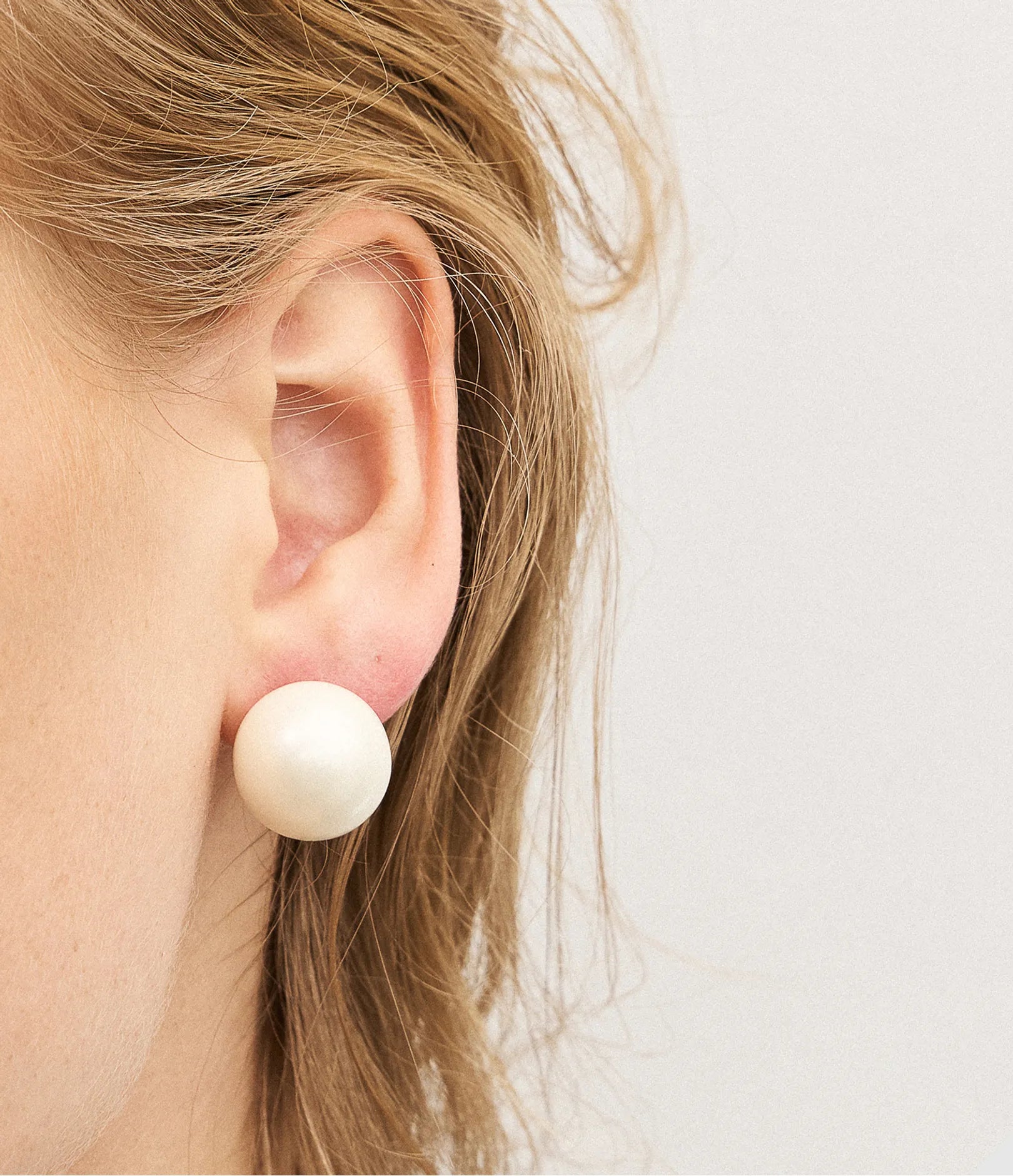 Dot Earring - Pearl