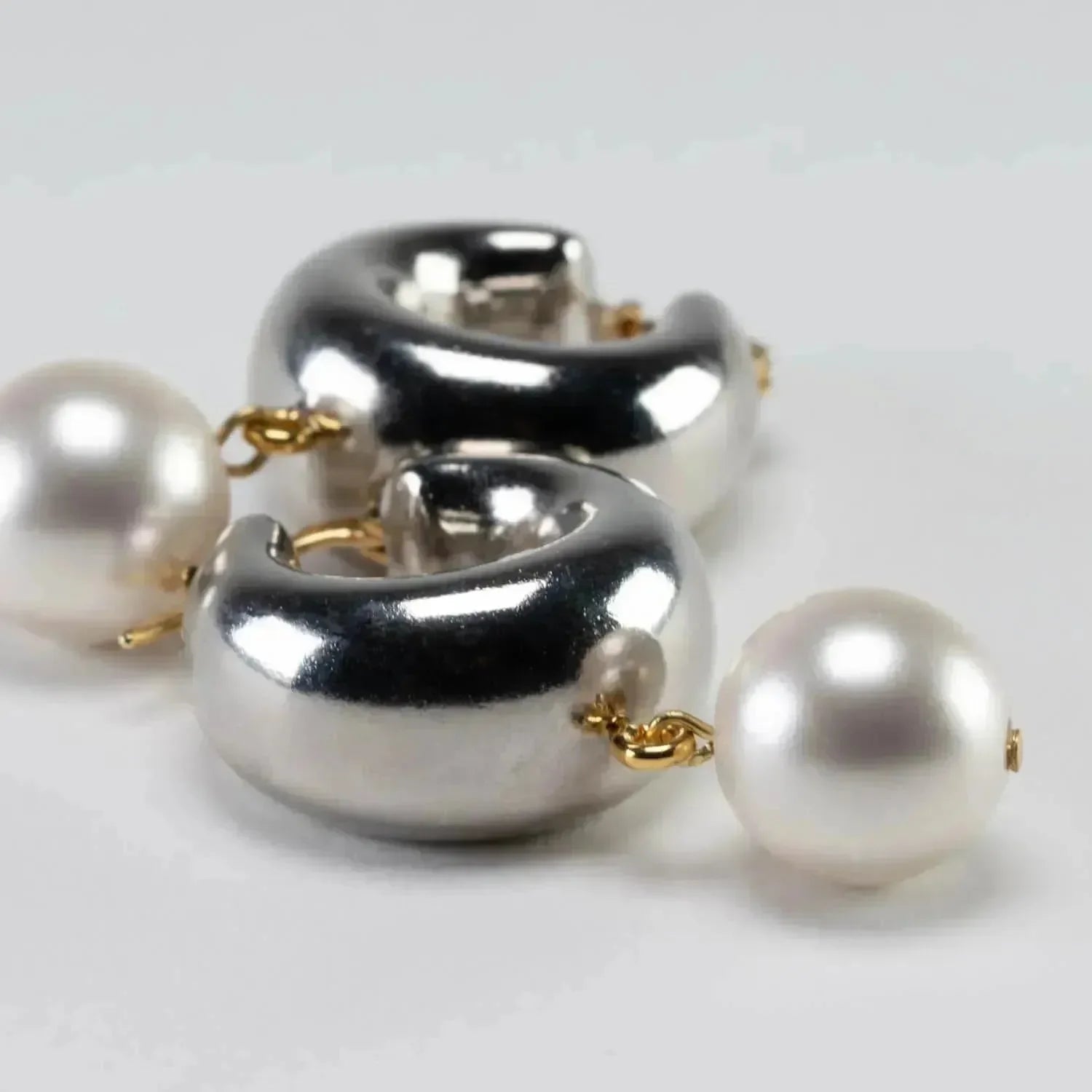 Circlet Pearl Earring - Silver