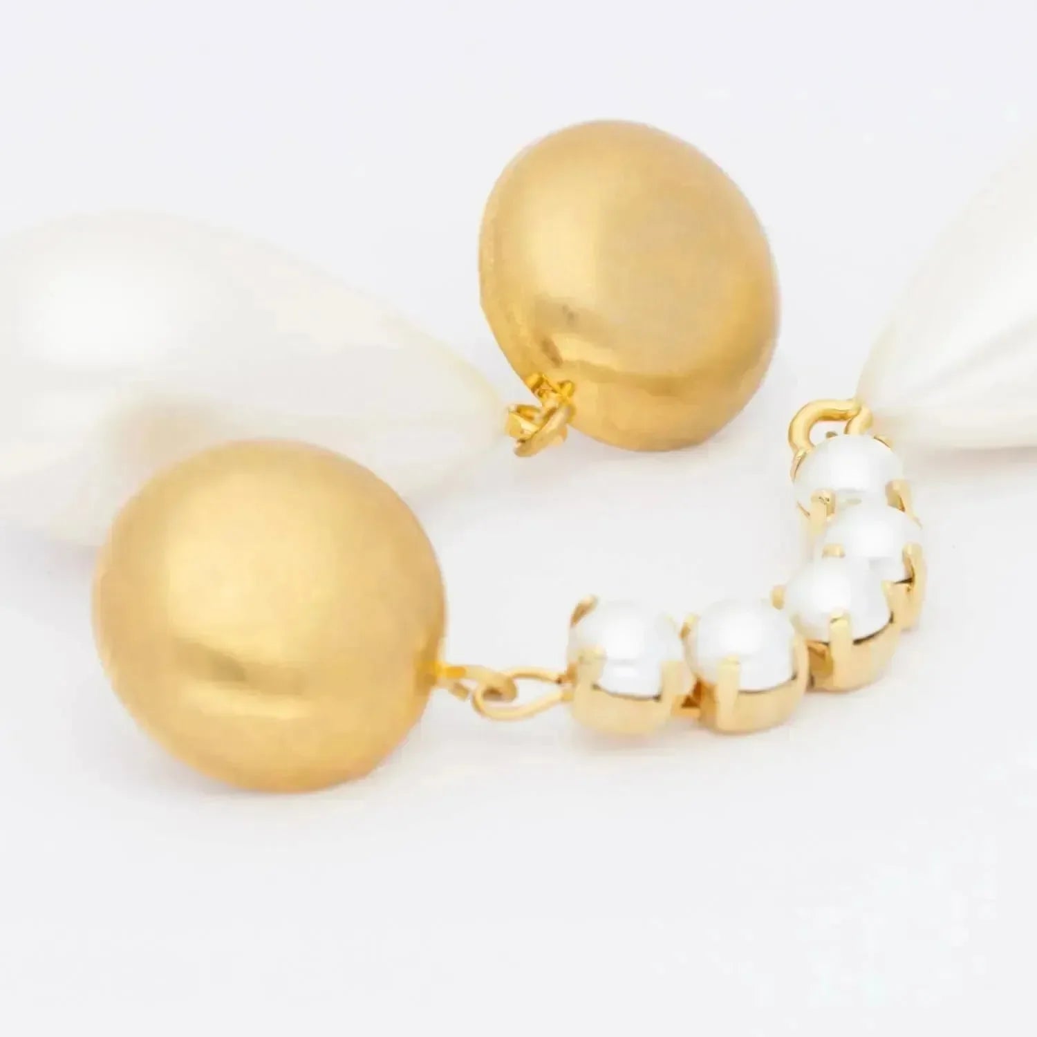 Irregular Pearl Earring -Pearl