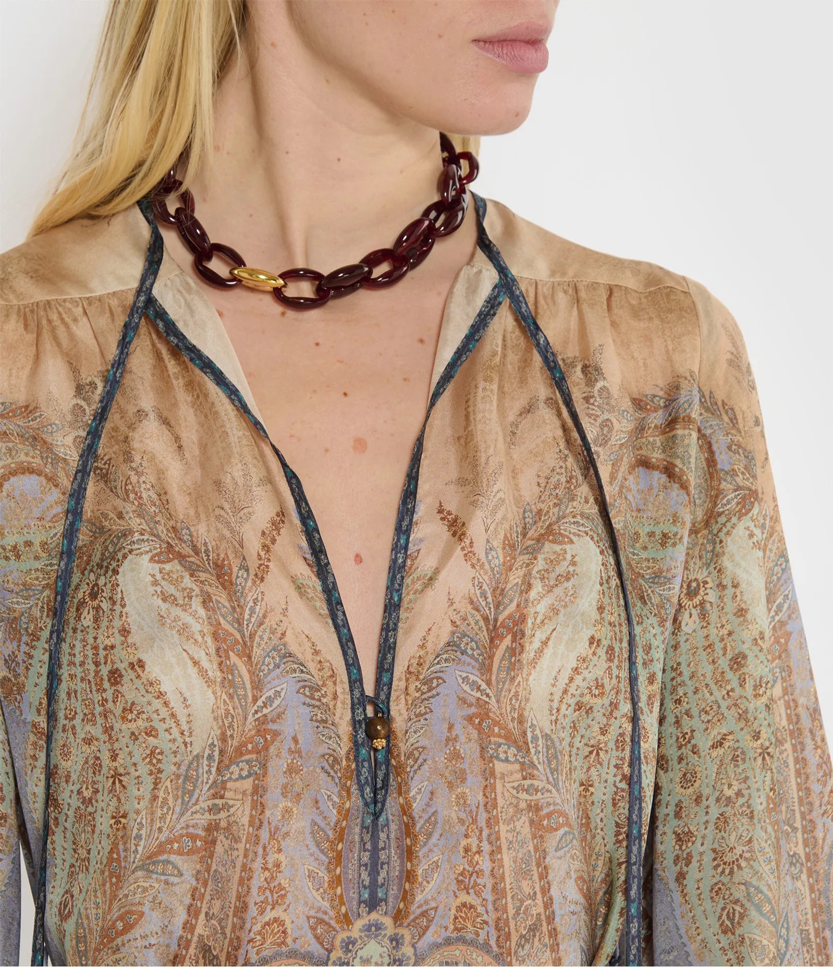 Small Turtle Necklace Short - Bordeaux Marble