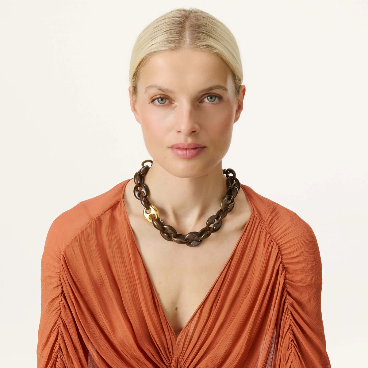 Small Turtle Necklace Short - Dark Brown Marble