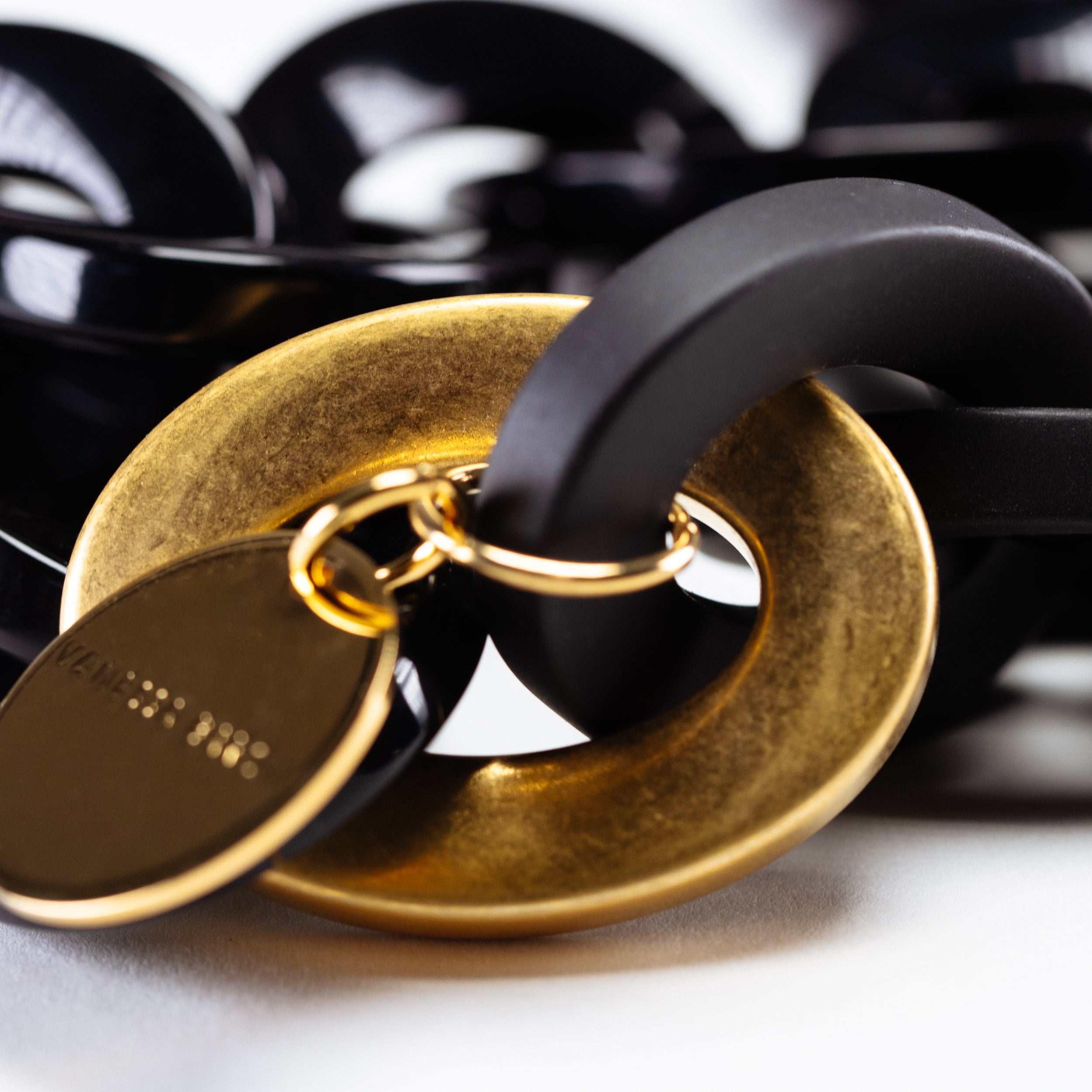 Oval Necklace Long With Gold Black - Matt Black